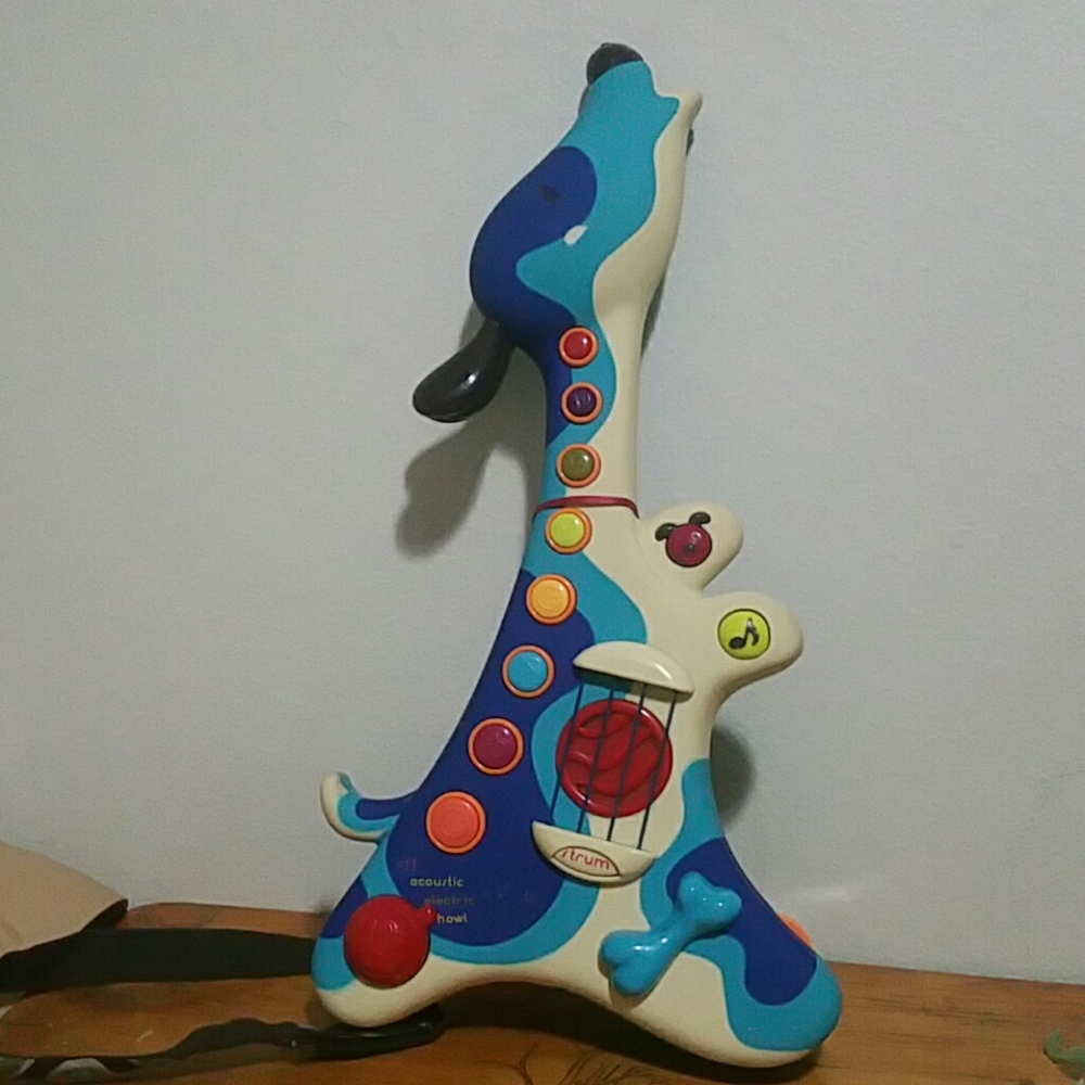 Toy guitar